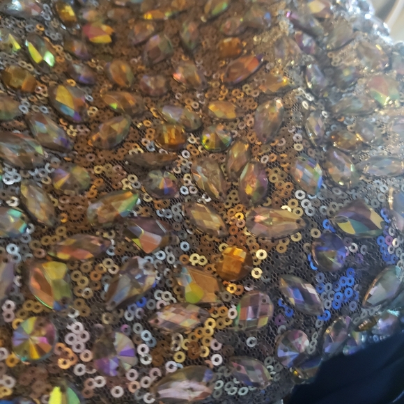 Gown - Picture 4 of 4